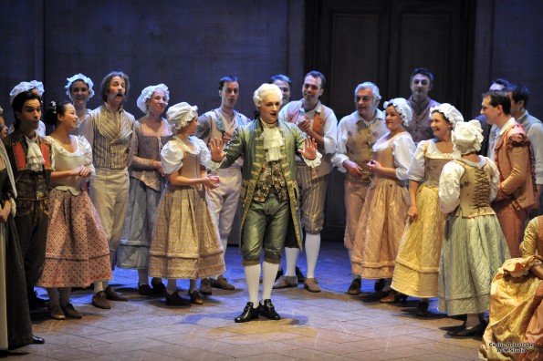 Yann Toussaint, baryton, dans le rôle du Conte Almaviva. Le Nozze di Figaro. Opéra d'Avignon, 2011. Copyright Cédric Delestrade.